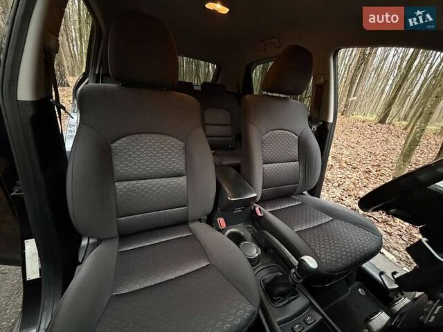 Чорний Cанг Йонг Korando, об'ємом двигуна 2 л та пробігом 163 тис. км за 8100 $, фото 24 на Automoto.ua