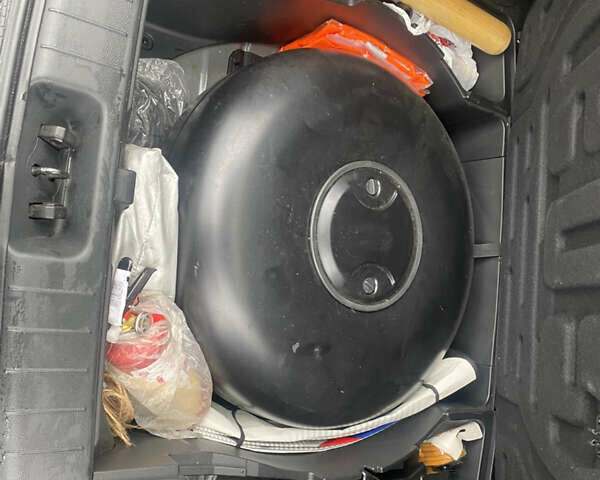 Черный Cанг Йонг Корандо, объемом двигателя 2 л и пробегом 125 тыс. км за 9000 $, фото 6 на Automoto.ua