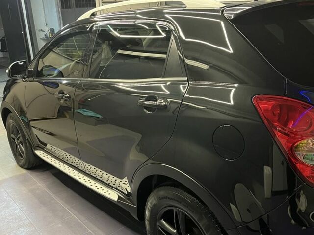 Чорний Cанг Йонг Korando, об'ємом двигуна 2.5 л та пробігом 150 тис. км за 11000 $, фото 3 на Automoto.ua