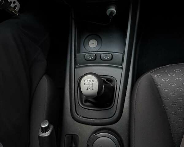 Чорний Cанг Йонг Korando, об'ємом двигуна 2 л та пробігом 163 тис. км за 8100 $, фото 19 на Automoto.ua