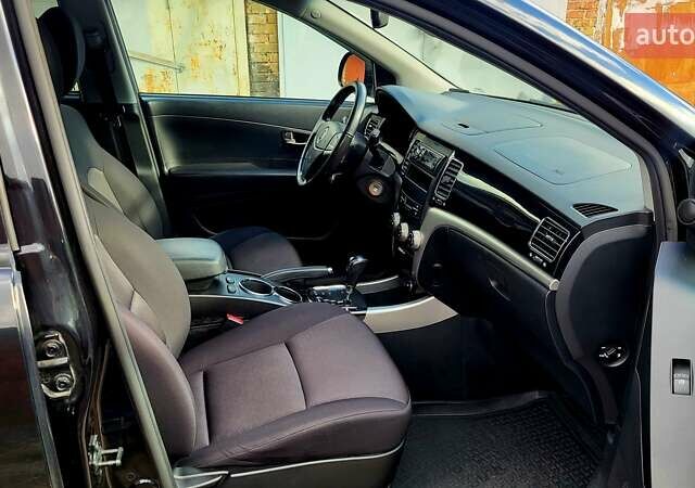 Черный Cанг Йонг Корандо, объемом двигателя 2 л и пробегом 100 тыс. км за 8300 $, фото 17 на Automoto.ua