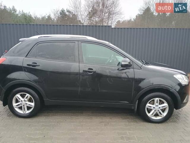 Черный Cанг Йонг Корандо, объемом двигателя 2 л и пробегом 165 тыс. км за 8200 $, фото 1 на Automoto.ua