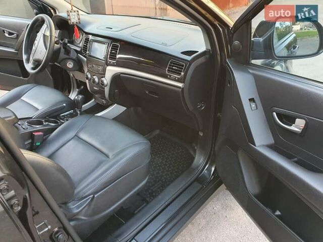 Чорний Cанг Йонг Korando, об'ємом двигуна 2 л та пробігом 108 тис. км за 10500 $, фото 17 на Automoto.ua