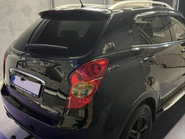 Чорний Cанг Йонг Korando, об'ємом двигуна 2.5 л та пробігом 150 тис. км за 11000 $, фото 2 на Automoto.ua