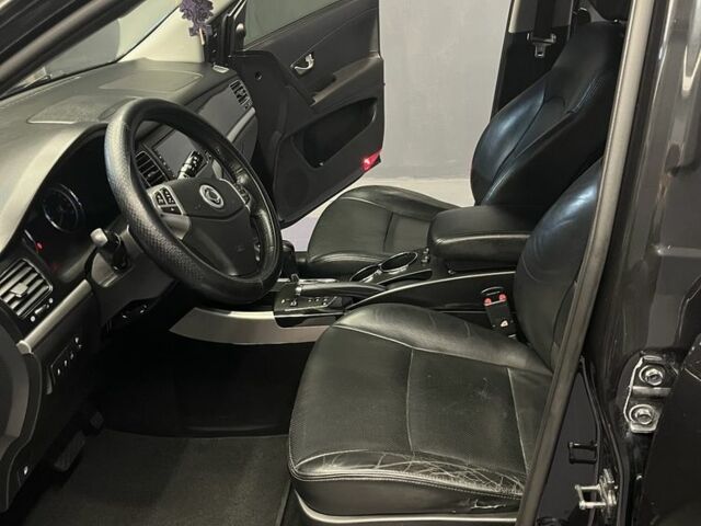 Чорний Cанг Йонг Korando, об'ємом двигуна 2.5 л та пробігом 150 тис. км за 11000 $, фото 10 на Automoto.ua
