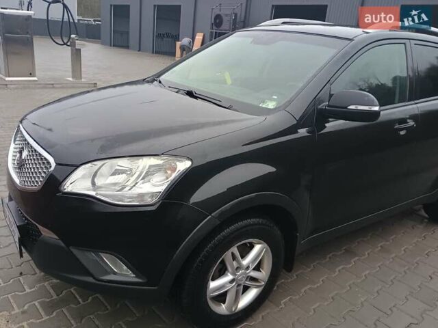 Черный Cанг Йонг Корандо, объемом двигателя 2 л и пробегом 165 тыс. км за 8200 $, фото 3 на Automoto.ua