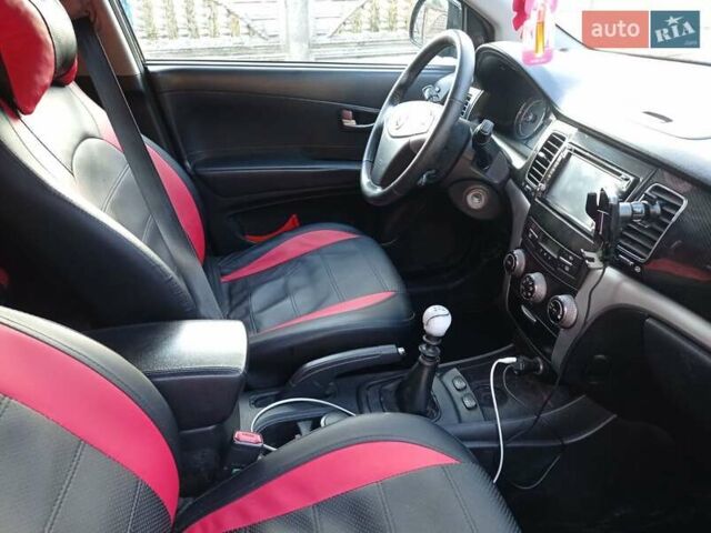Чорний Cанг Йонг Korando, об'ємом двигуна 2 л та пробігом 275 тис. км за 8500 $, фото 5 на Automoto.ua