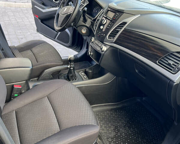 Чорний Cанг Йонг Korando, об'ємом двигуна 2 л та пробігом 173 тис. км за 9200 $, фото 19 на Automoto.ua