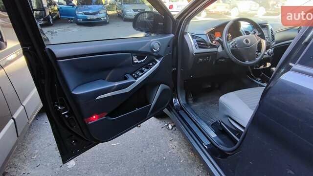 Чорний Cанг Йонг Korando, об'ємом двигуна 2 л та пробігом 119 тис. км за 8000 $, фото 16 на Automoto.ua