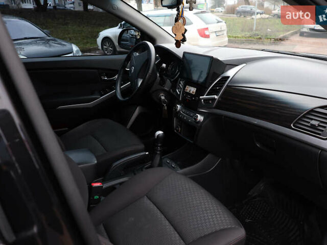 Чорний Cанг Йонг Korando, об'ємом двигуна 2 л та пробігом 263 тис. км за 8600 $, фото 12 на Automoto.ua