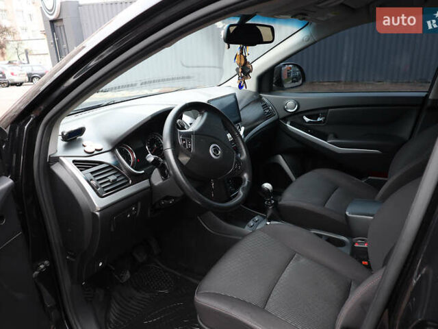 Чорний Cанг Йонг Korando, об'ємом двигуна 2 л та пробігом 263 тис. км за 8600 $, фото 24 на Automoto.ua