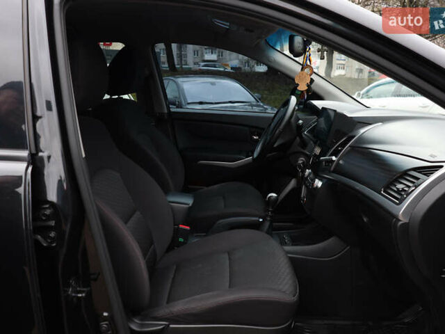Чорний Cанг Йонг Korando, об'ємом двигуна 2 л та пробігом 263 тис. км за 8600 $, фото 9 на Automoto.ua