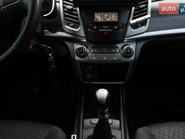 Чорний Cанг Йонг Korando, об'ємом двигуна 2 л та пробігом 263 тис. км за 8600 $, фото 34 на Automoto.ua