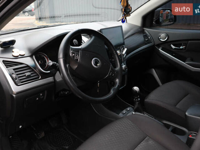 Чорний Cанг Йонг Korando, об'ємом двигуна 2 л та пробігом 263 тис. км за 8600 $, фото 22 на Automoto.ua