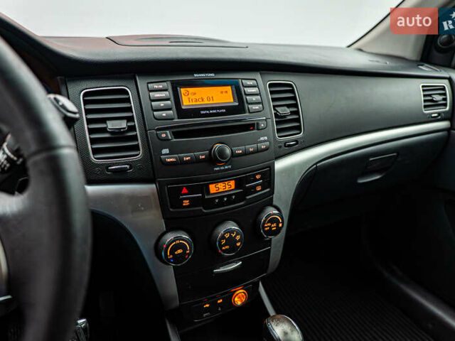 Коричневий Cанг Йонг Korando, об'ємом двигуна 2 л та пробігом 146 тис. км за 8441 $, фото 14 на Automoto.ua