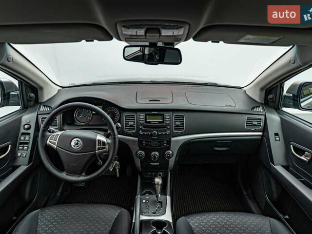 Коричневий Cанг Йонг Korando, об'ємом двигуна 2 л та пробігом 146 тис. км за 8441 $, фото 7 на Automoto.ua