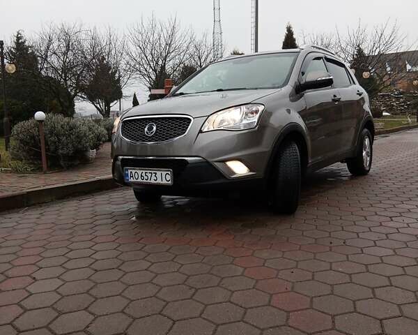 Коричневий Cанг Йонг Korando, об'ємом двигуна 2 л та пробігом 296 тис. км за 8400 $, фото 2 на Automoto.ua