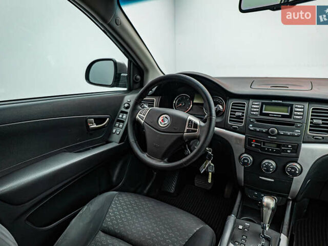 Коричневий Cанг Йонг Korando, об'ємом двигуна 2 л та пробігом 146 тис. км за 8441 $, фото 8 на Automoto.ua