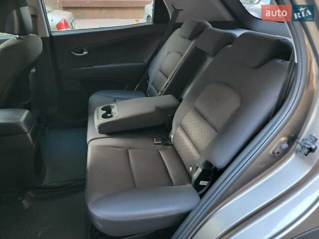 Коричневий Cанг Йонг Korando, об'ємом двигуна 2 л та пробігом 80 тис. км за 9300 $, фото 3 на Automoto.ua