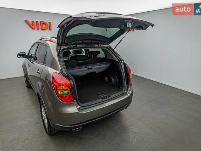 Коричневий Cанг Йонг Korando, об'ємом двигуна 2 л та пробігом 146 тис. км за 8441 $, фото 22 на Automoto.ua