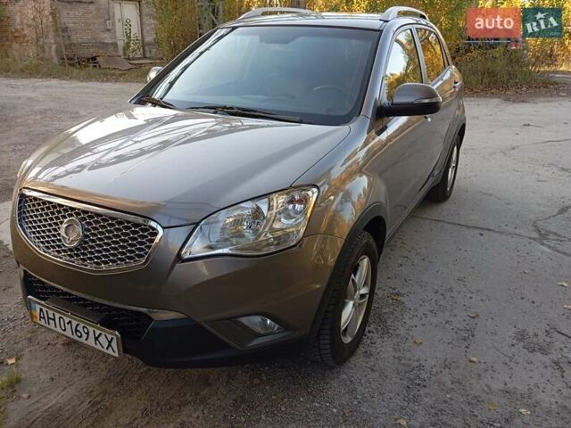 Коричневый Cанг Йонг Корандо, объемом двигателя 2 л и пробегом 190 тыс. км за 9000 $, фото 2 на Automoto.ua