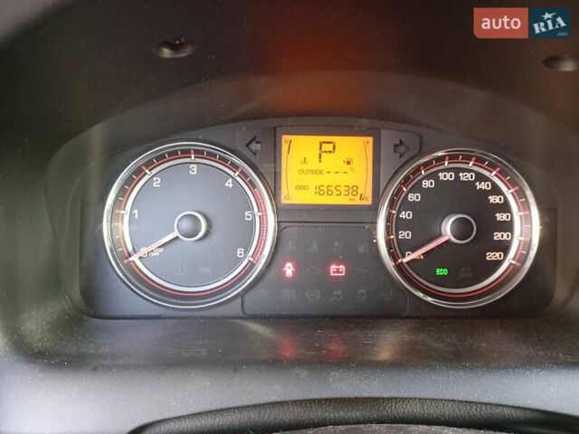 Коричневый Cанг Йонг Корандо, объемом двигателя 2 л и пробегом 190 тыс. км за 9000 $, фото 12 на Automoto.ua