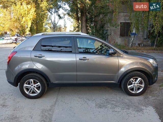 Коричневый Cанг Йонг Корандо, объемом двигателя 2 л и пробегом 190 тыс. км за 9000 $, фото 7 на Automoto.ua