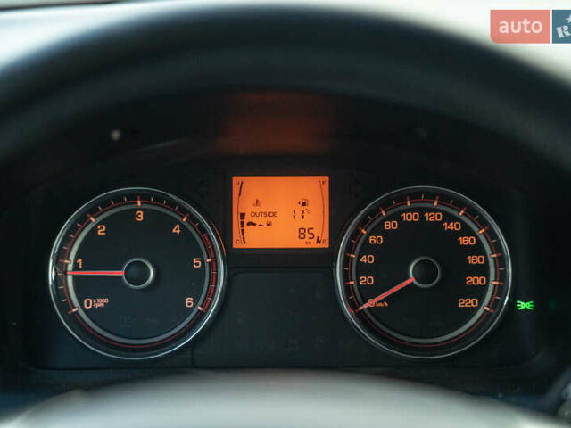 Красный Cанг Йонг Корандо, объемом двигателя 2 л и пробегом 166 тыс. км за 8900 $, фото 18 на Automoto.ua