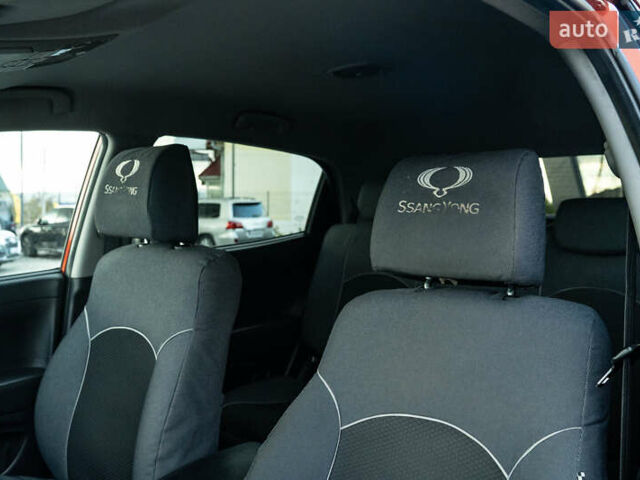 Красный Cанг Йонг Корандо, объемом двигателя 2 л и пробегом 166 тыс. км за 8900 $, фото 29 на Automoto.ua