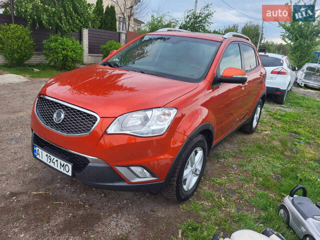 Червоний Cанг Йонг Korando, об'ємом двигуна 2 л та пробігом 107 тис. км за 9300 $, фото 2 на Automoto.ua