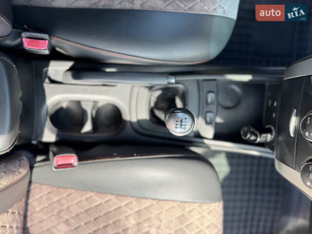 Красный Cанг Йонг Корандо, объемом двигателя 2 л и пробегом 278 тыс. км за 7500 $, фото 21 на Automoto.ua