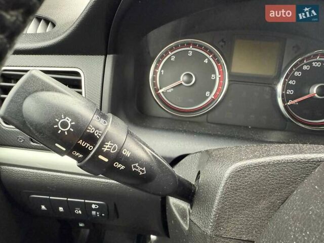 Красный Cанг Йонг Корандо, объемом двигателя 2 л и пробегом 281 тыс. км за 9490 $, фото 17 на Automoto.ua