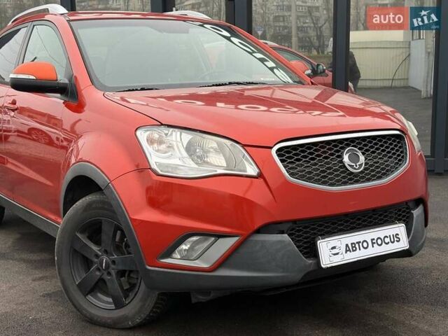 Красный Cанг Йонг Корандо, объемом двигателя 2 л и пробегом 281 тыс. км за 9490 $, фото 1 на Automoto.ua