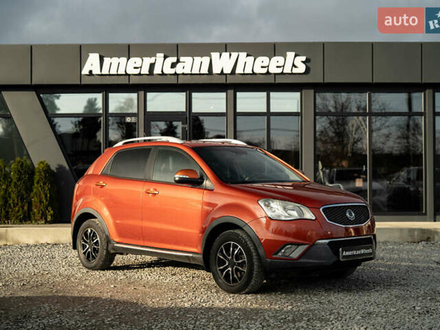 Красный Cанг Йонг Корандо, объемом двигателя 2 л и пробегом 166 тыс. км за 8900 $, фото 2 на Automoto.ua