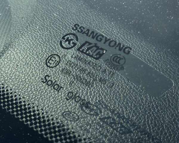 Красный Cанг Йонг Корандо, объемом двигателя 2 л и пробегом 278 тыс. км за 7500 $, фото 11 на Automoto.ua