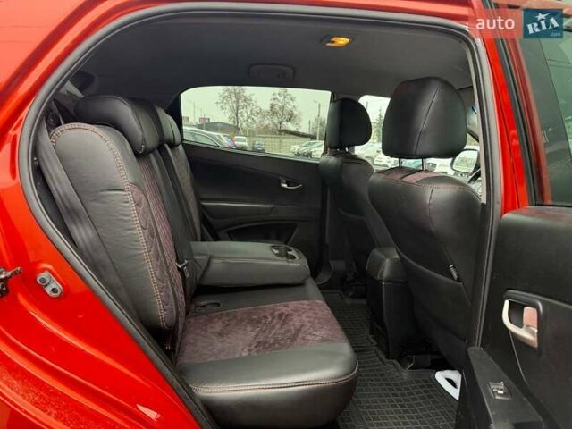 Красный Cанг Йонг Корандо, объемом двигателя 2 л и пробегом 281 тыс. км за 9490 $, фото 10 на Automoto.ua