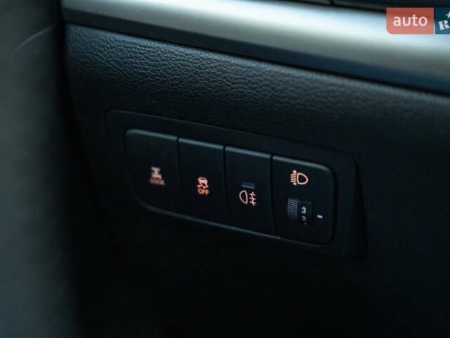 Красный Cанг Йонг Корандо, объемом двигателя 2 л и пробегом 166 тыс. км за 8900 $, фото 14 на Automoto.ua