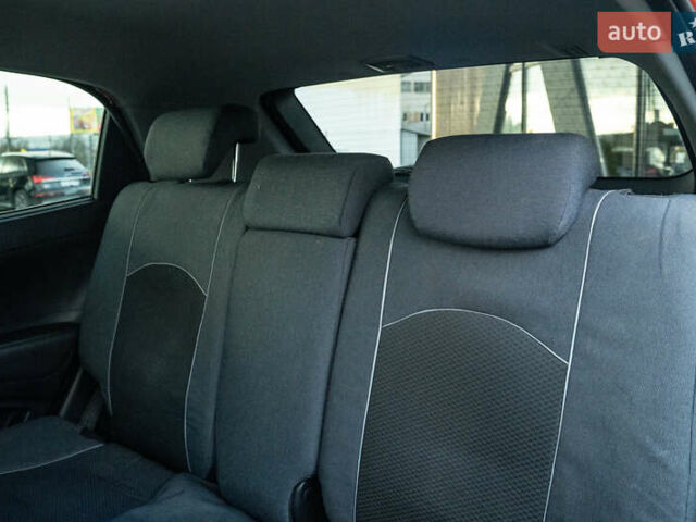 Красный Cанг Йонг Корандо, объемом двигателя 2 л и пробегом 166 тыс. км за 8900 $, фото 31 на Automoto.ua