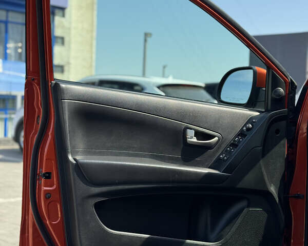 Красный Cанг Йонг Корандо, объемом двигателя 2 л и пробегом 278 тыс. км за 7500 $, фото 14 на Automoto.ua