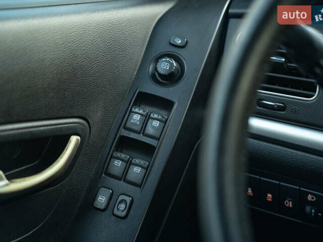 Красный Cанг Йонг Корандо, объемом двигателя 2 л и пробегом 166 тыс. км за 8900 $, фото 13 на Automoto.ua