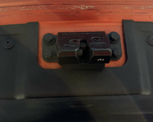 Красный Cанг Йонг Корандо, объемом двигателя 2 л и пробегом 278 тыс. км за 7500 $, фото 31 на Automoto.ua