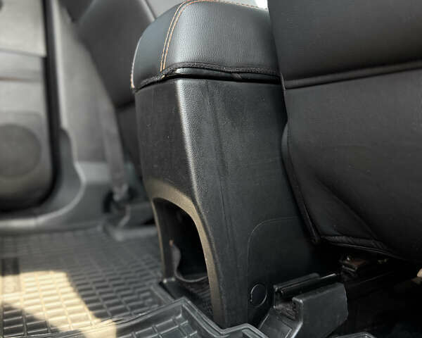 Красный Cанг Йонг Корандо, объемом двигателя 2 л и пробегом 278 тыс. км за 7500 $, фото 27 на Automoto.ua