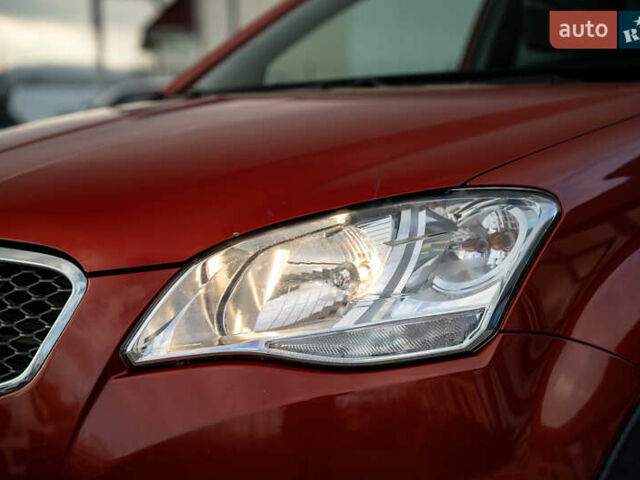 Красный Cанг Йонг Корандо, объемом двигателя 2 л и пробегом 166 тыс. км за 8900 $, фото 11 на Automoto.ua