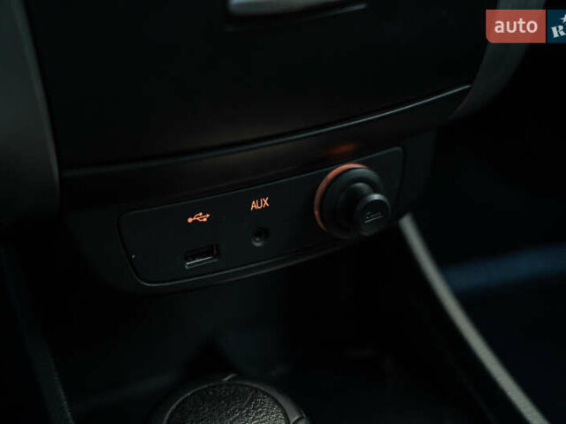 Красный Cанг Йонг Корандо, объемом двигателя 2 л и пробегом 166 тыс. км за 8900 $, фото 26 на Automoto.ua