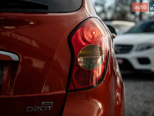 Красный Cанг Йонг Корандо, объемом двигателя 2 л и пробегом 166 тыс. км за 8900 $, фото 6 на Automoto.ua