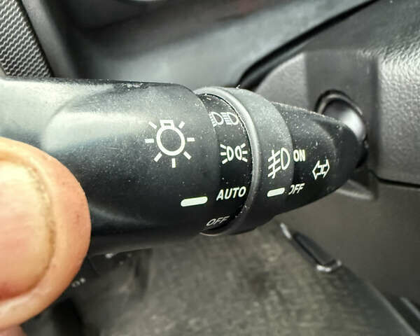 Червоний Cанг Йонг Korando, об'ємом двигуна 2 л та пробігом 107 тис. км за 9300 $, фото 5 на Automoto.ua