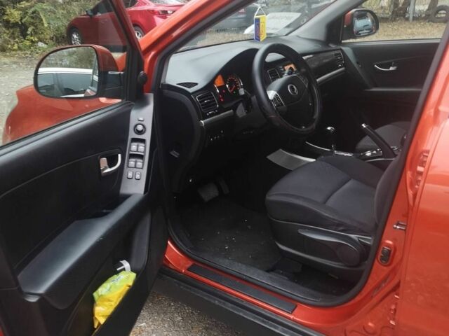 Красный Cанг Йонг Корандо, объемом двигателя 2 л и пробегом 70 тыс. км за 8200 $, фото 4 на Automoto.ua