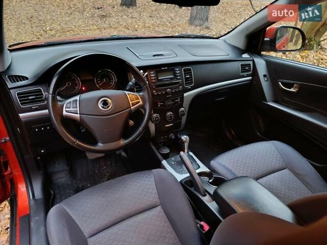 Cанг Йонг Korando 2012 у Житомирі на Automoto.ua Червоний Cанг Йонг Korando, об'ємом двигуна 2 л та пробігом 227 тис. км за 8000 $, фото 15 на Automoto.ua