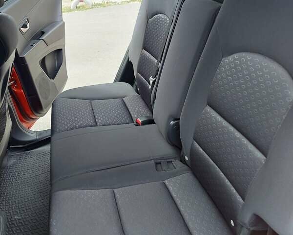 Червоний Cанг Йонг Korando, об'ємом двигуна 2 л та пробігом 66 тис. км за 10000 $, фото 5 на Automoto.ua