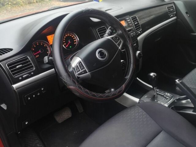 Красный Cанг Йонг Корандо, объемом двигателя 2 л и пробегом 70 тыс. км за 8200 $, фото 5 на Automoto.ua